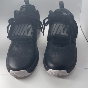 Nike Team Hustle Basketball shoes